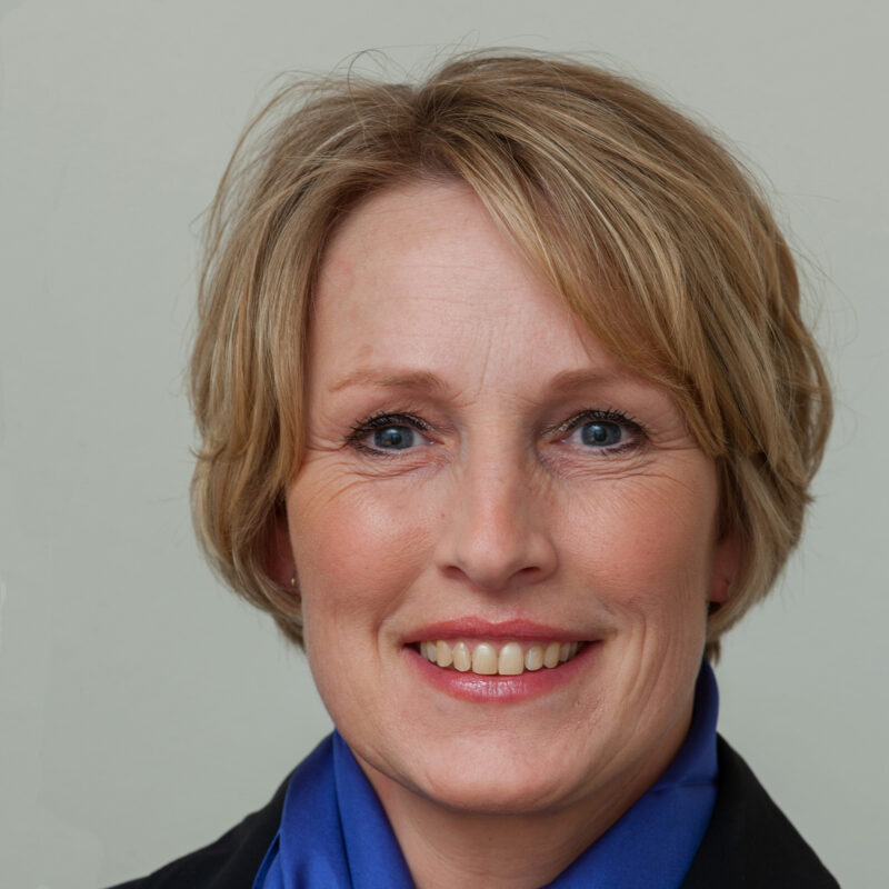 <b>CORA KOEHORST</b><p> RAADSLID